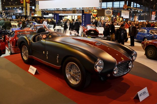 buying-a-classic-car-at-auction