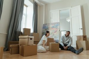 How to Move Out with No Money: (7 Top Tips to Lessen Moving Stress)